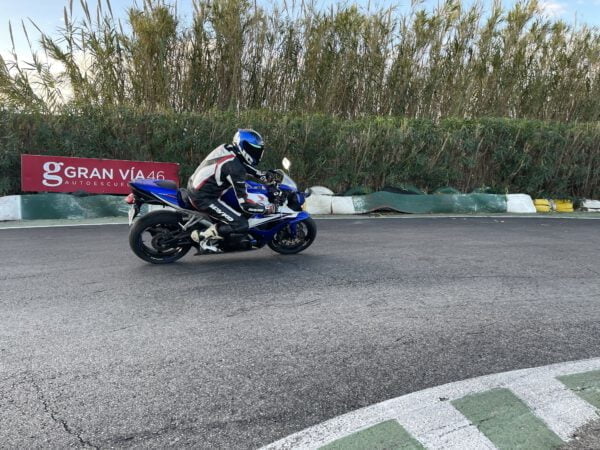 Curso de conducción segura en moto en valencia-Nivel 1 Circuito