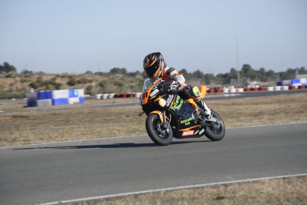 Curso de conducción segura en moto en valencia -Nivel 2 Circuito