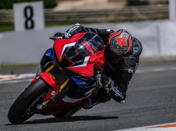 Curso de conducción segura mixto en valencia -Moto