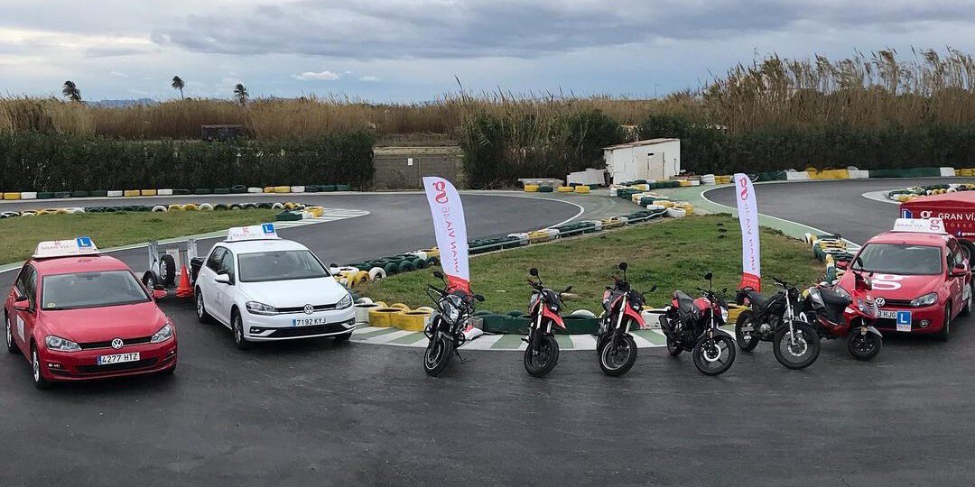 Autoescuela para cursos de conducción en Valencia -Vehículos Autoescuela para cursos de conducción en Valencia -Vehículos