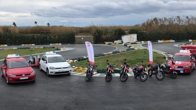 Autoescuela para cursos de conducción en Valencia -Vehículos Autoescuela para cursos de conducción en Valencia -Vehículos