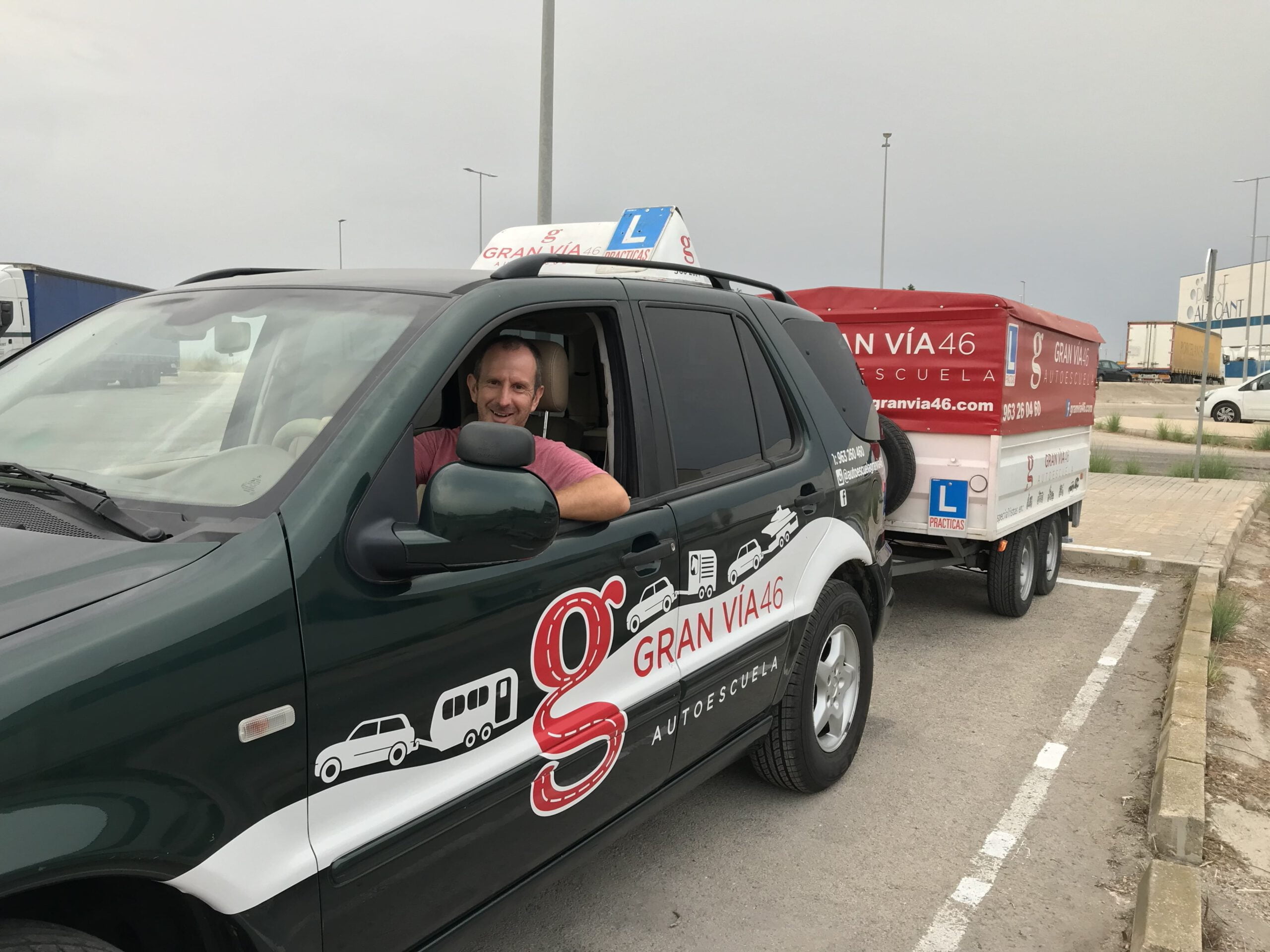 Autoescuela para sacar carnet de coche en Valencia -Pack B+E