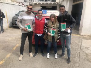 autoescuelas en valencia - alumnos con la l