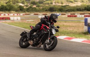 autoescuelas para sacar carnet a1 en valencia - examen practico