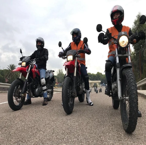 Clase suelta moto cerrado A2