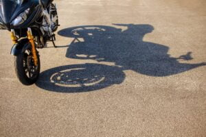 cursos de conduccion segura en moto en valencia - asfalto