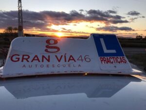 Autoescuelas para sacar carnet de coche en Valencia-cartel gv46