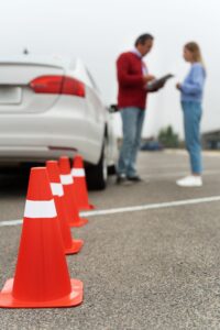 curso para recuperar carnet de conducir en valencia- clase practica con conos