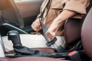 autoescuela para recuperar puntos del carnet conducir en Valencia - cinturón de seguridad