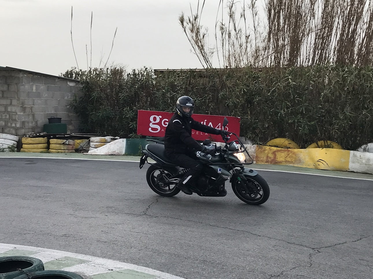 autoescuelas para sacar carnet A en Valencia – gran vía autoescuela para sacar el carnet A1 en Valencia - moto curva