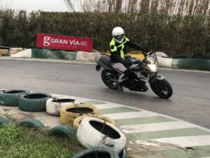 autoescuelas para sacar carnet A en Valencia - prácticas
