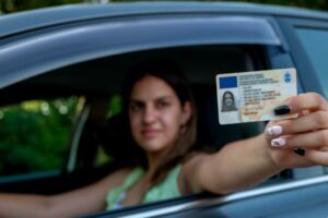 autoescuelas para sacar carnet b en valencia - Conductora