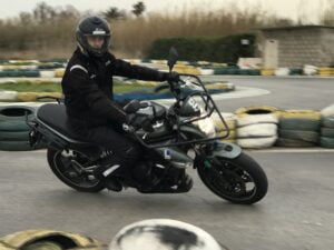 curso para el permiso A en Valencia - moto giro